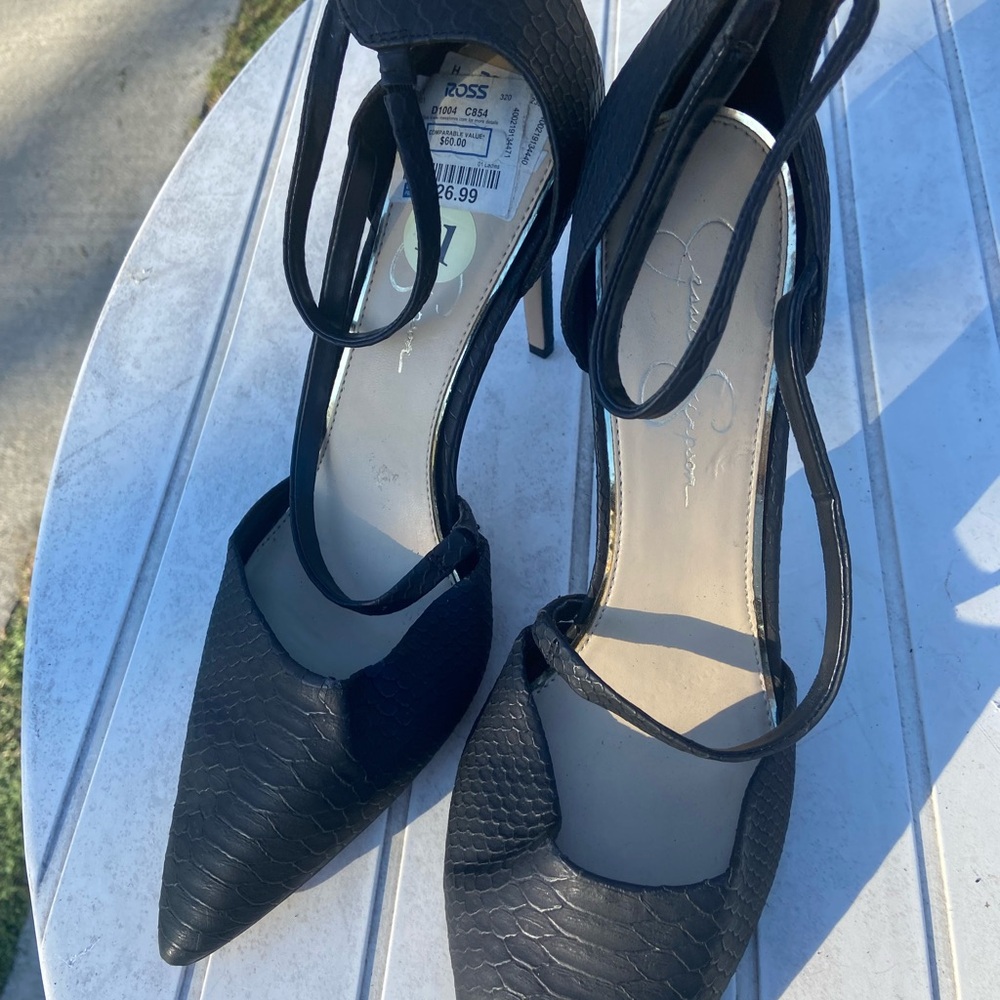 Jessica Simpson Black Textured Heels
